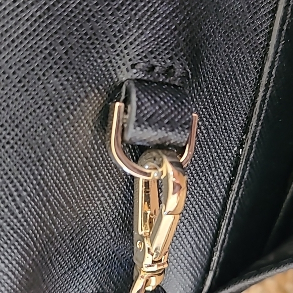 Kate Spade crossbody with removable straps - Picture 5 of 9